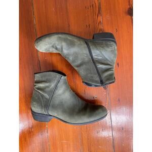 Wolky gray Leather Ankle Boots EU 40 Side Zip Comfort Walking Shoes